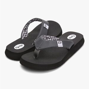 Flojos Women's Gray Sandals